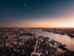 Skyline notturno di New York